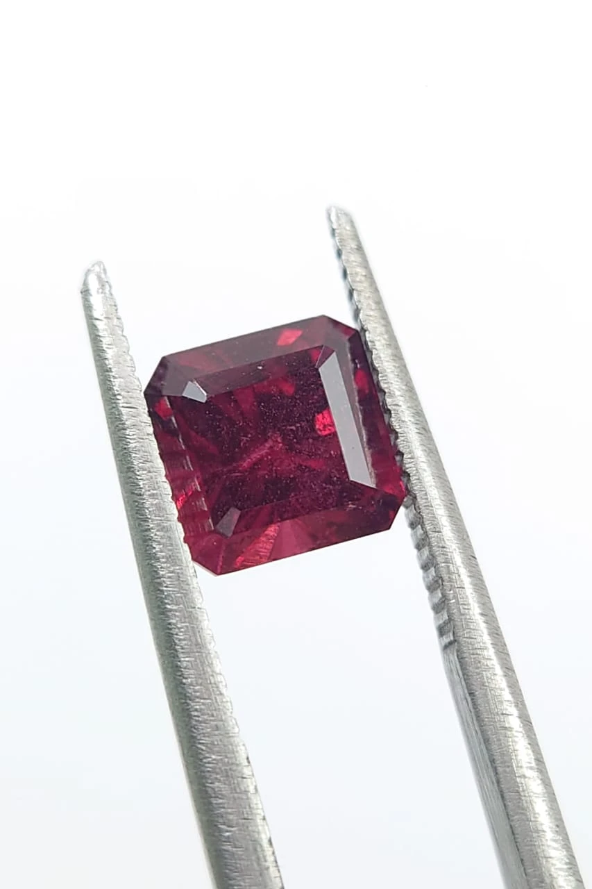1.77ct Natural Rhodolite Garnet Loose Gemstone From Tanzania — view 6